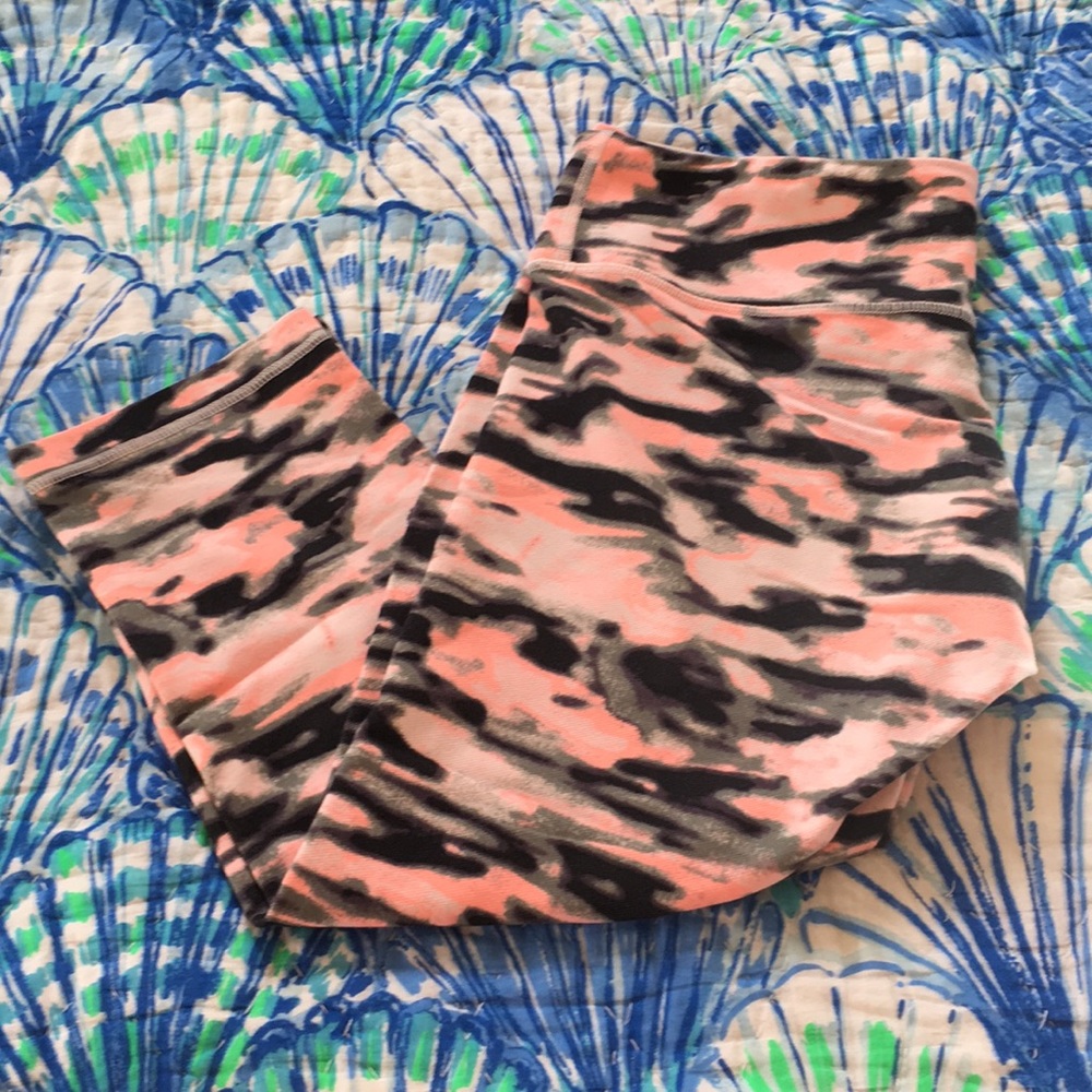 EUC Lululemon cropped leggings